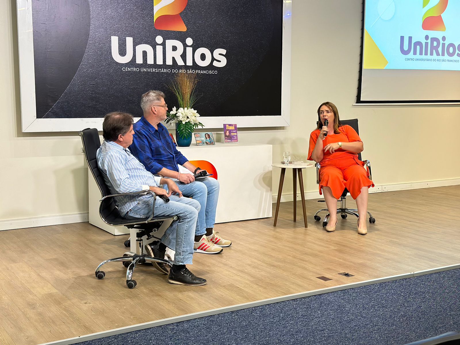 08154651-B253-458D-B469-FA6F0F950EBC