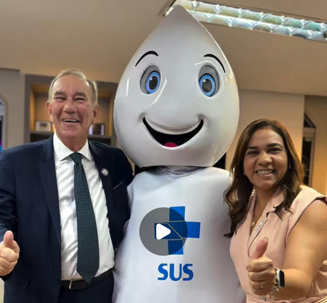 IMG-20250510-WA0000|Ao lado da secretária Roberta Santana