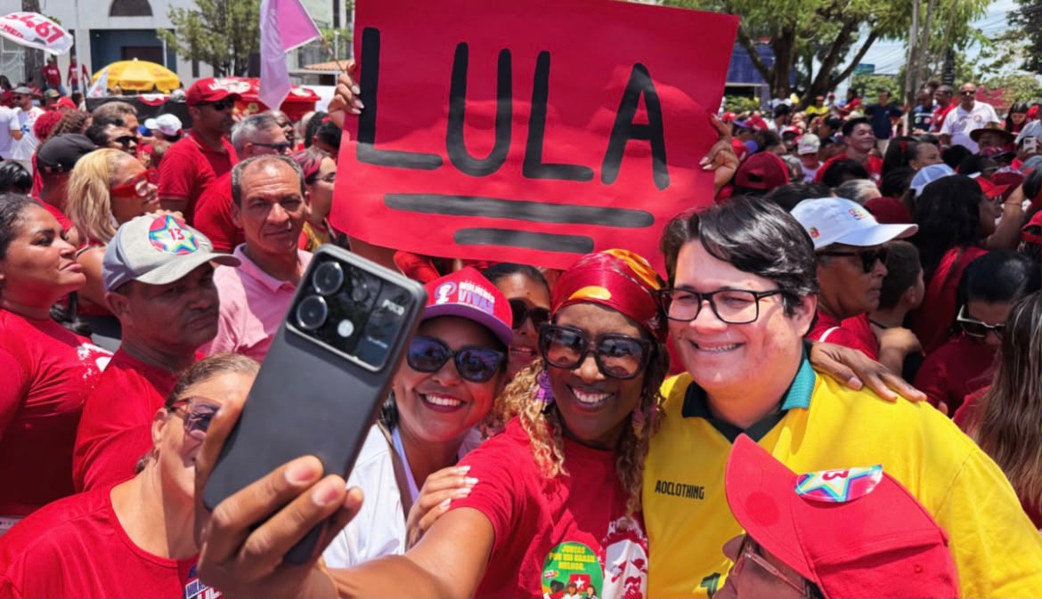 Tagner participa do Movimento Mulheres com Lula no centro de Camaçari